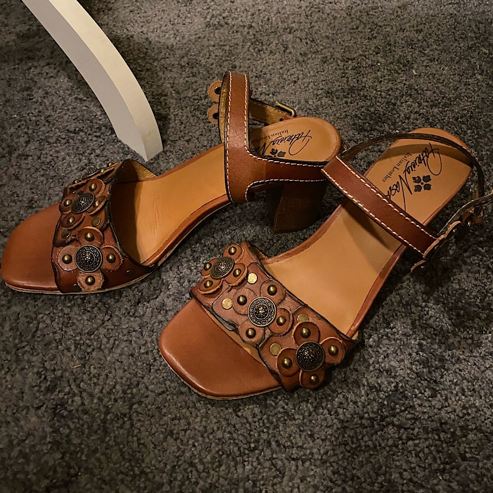 Patricia Nash brown heeled sandals